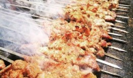 新疆烧烤爆料视频曝光,传统美食魅力四溢，引发网友热议