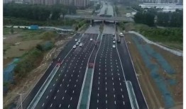 郑州西四环爆料新闻最新,多车连环相撞！