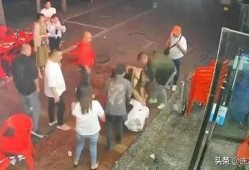 唐山打人在小巷视频爆料,小巷监控视频揭露暴力冲突瞬间
