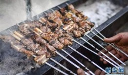 新疆烧烤爆料视频曝光,传统美食魅力四溢，引发网友热议