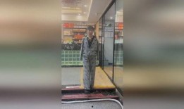 真实探店爆料视频,揭秘热门店铺背后的真实故事