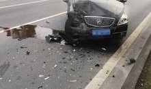 伊滨最新车祸爆料信息,悲剧瞬间，生命消逝，警方全力调查中